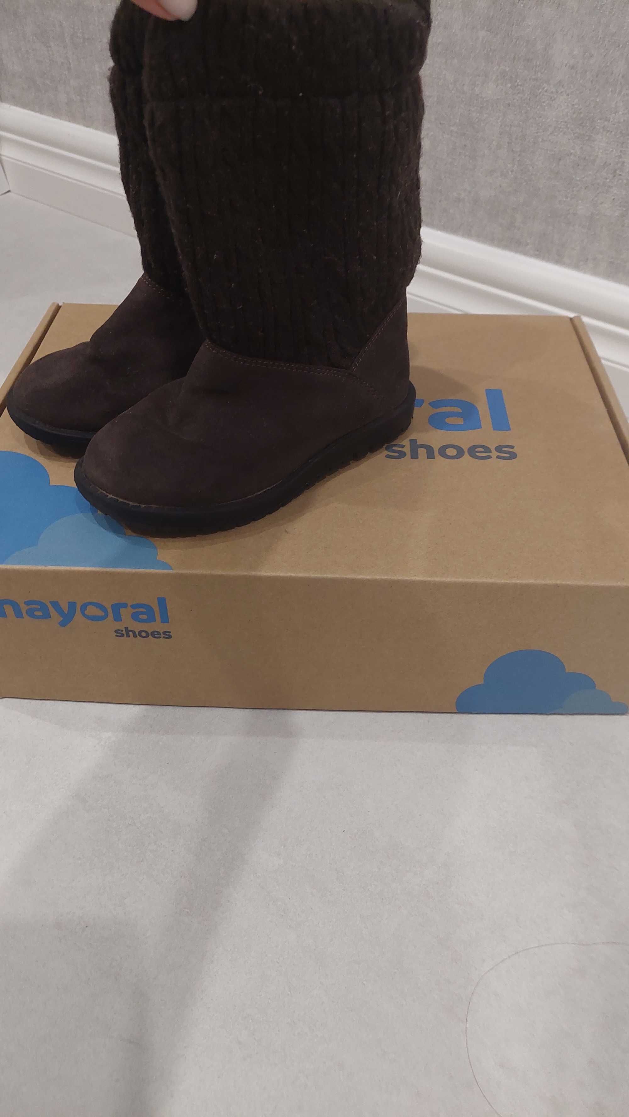 Замшеві чоботи демісезонні
mayoral розмір 26 сапоги