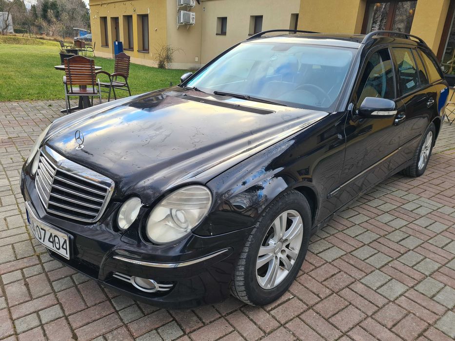 Sprzedam mercedes E w dobrym stanie mechanicznym