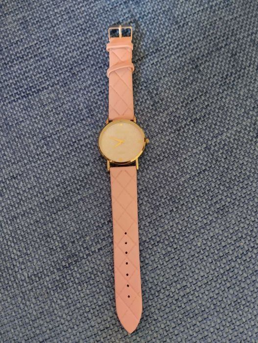 Relógio cor-de-rosa