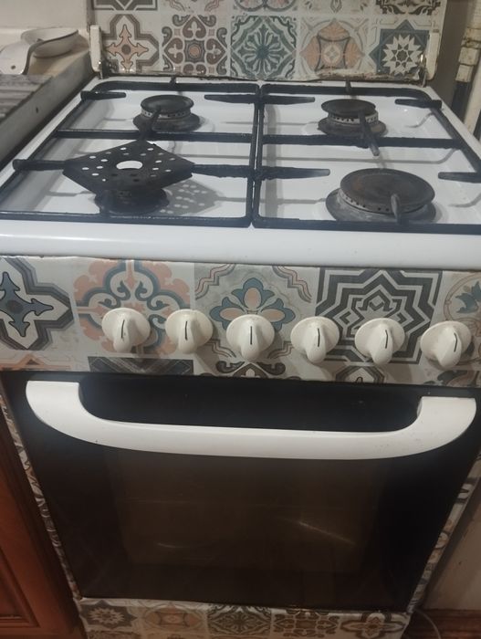 Продам газову плиту
