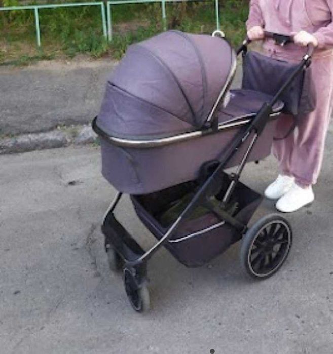 Продам детскую коляску