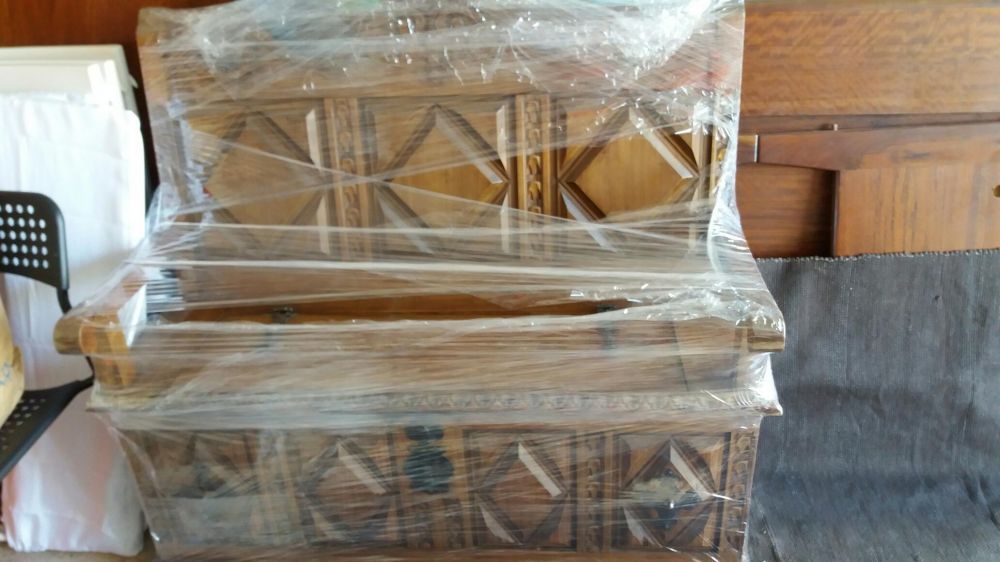 Arca antiga com banco 350.