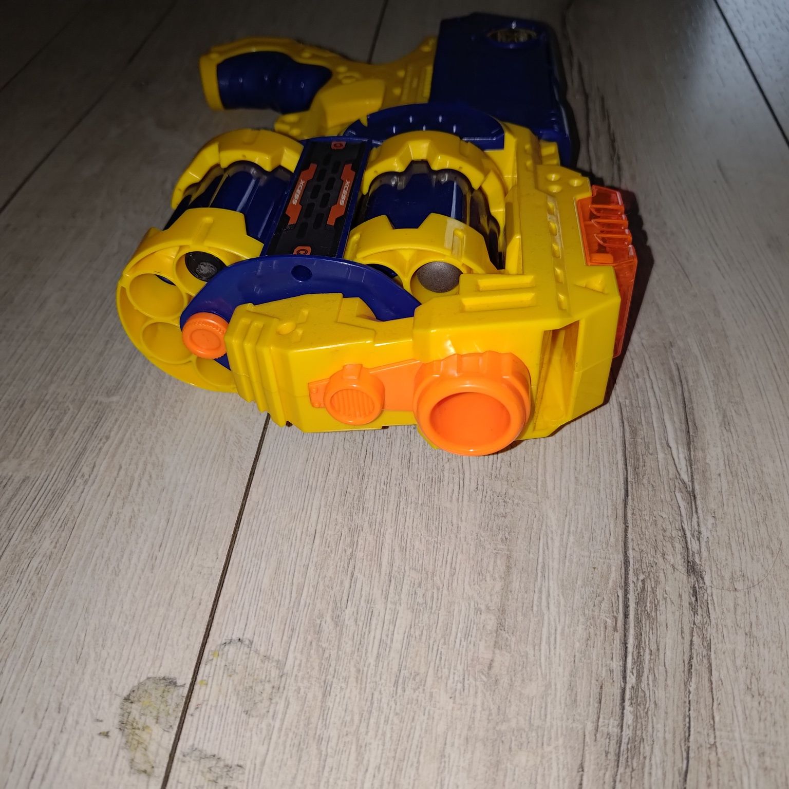 Pistolet pistolety x-shot xshot nerf na strzalki