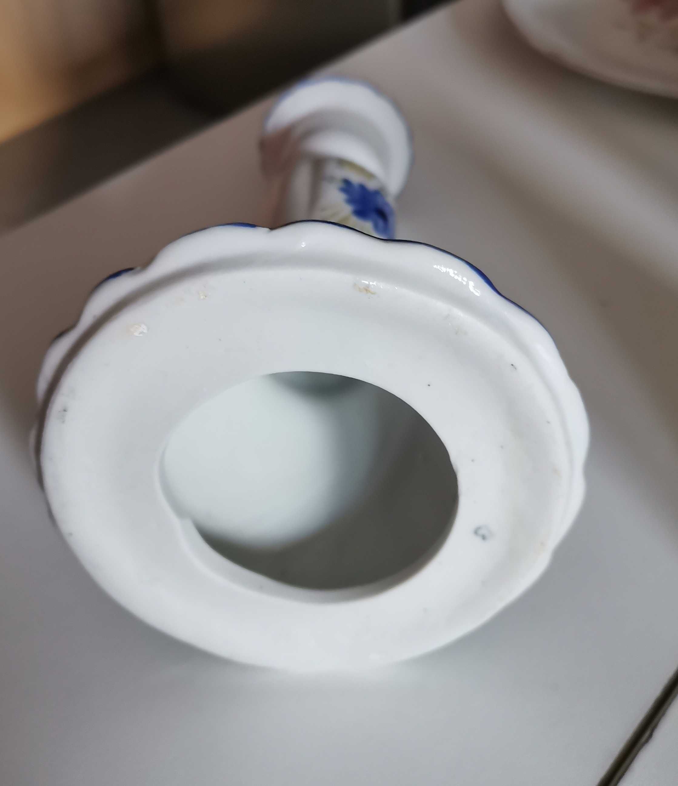 Świecznik porcelanowy