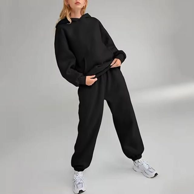 Теплий чорний спортивний костюм на флісі розміру S