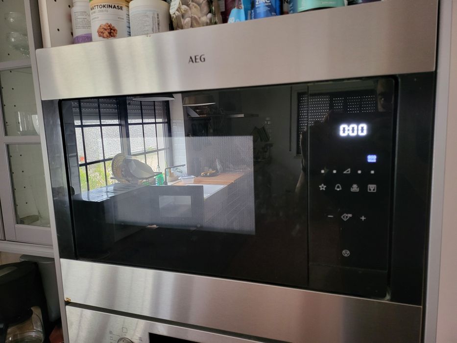 Microondas AEG 25 litros 900w