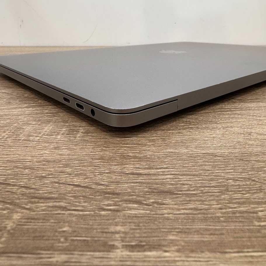 MacBook Pro 16" i9 / 16Gb DDR4 / SSD 1000Gb / Radeon 5500m (код:M0679)