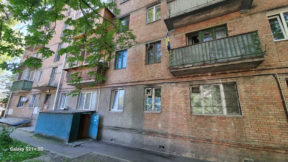 Продам 3 комн. квартиру 55 кв.м. на ул.Автозаводская 21 А,Куреневка
