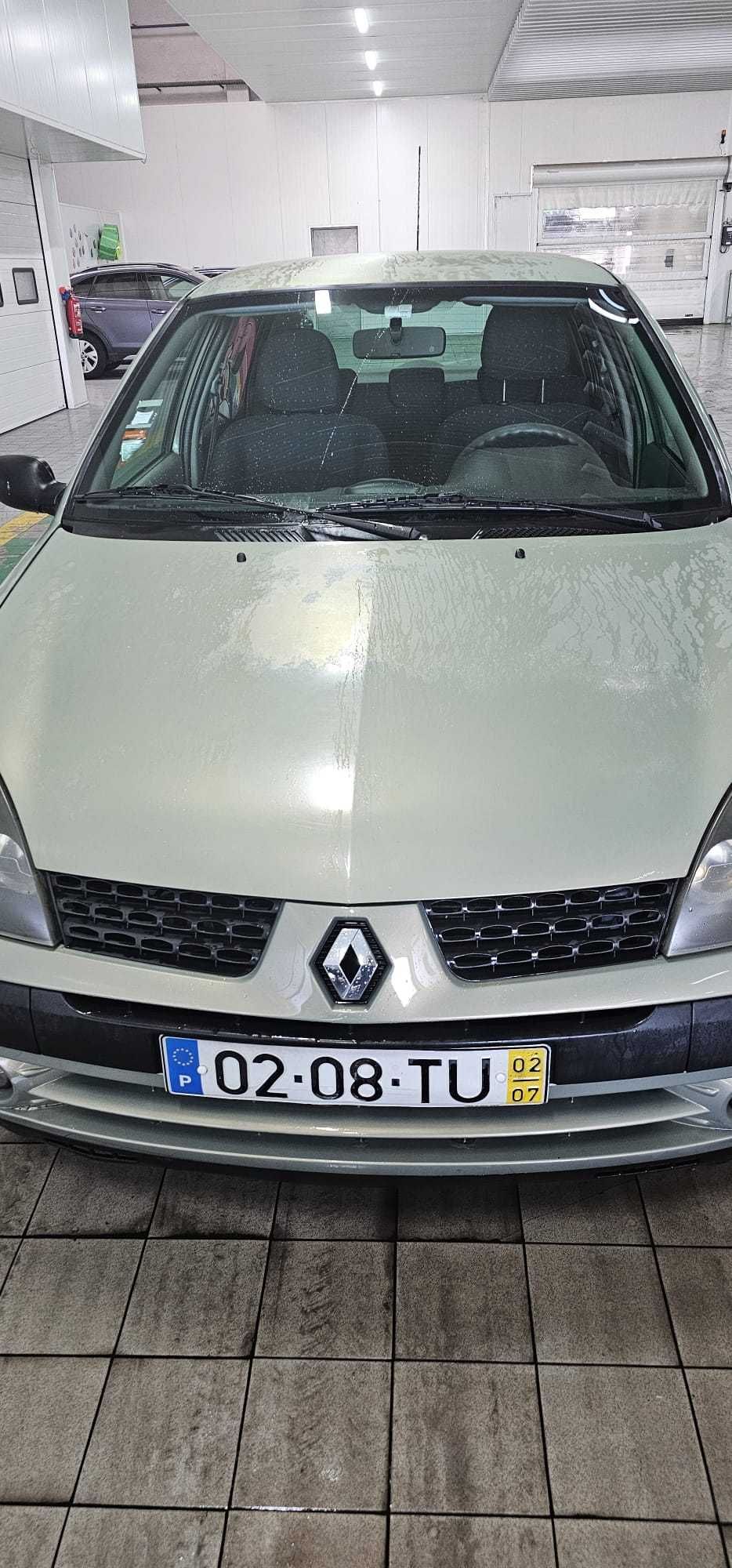 Renault clio 1.2  -  16v  -  2002  - Aveiro