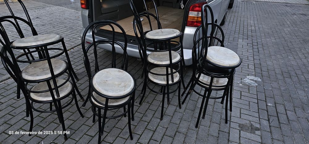 10 cadeiras para café ou restaurante