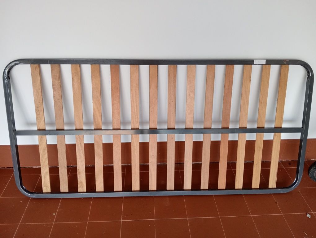 0: Estrado de metal 188x88cm (como novo)