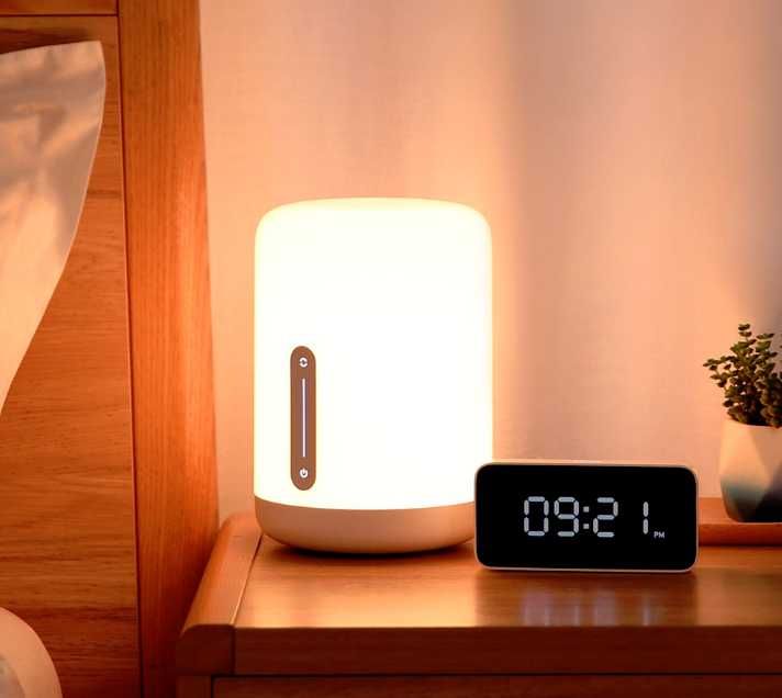 Смарт-лампа Xiaomi Mi Bedside Lamp 2