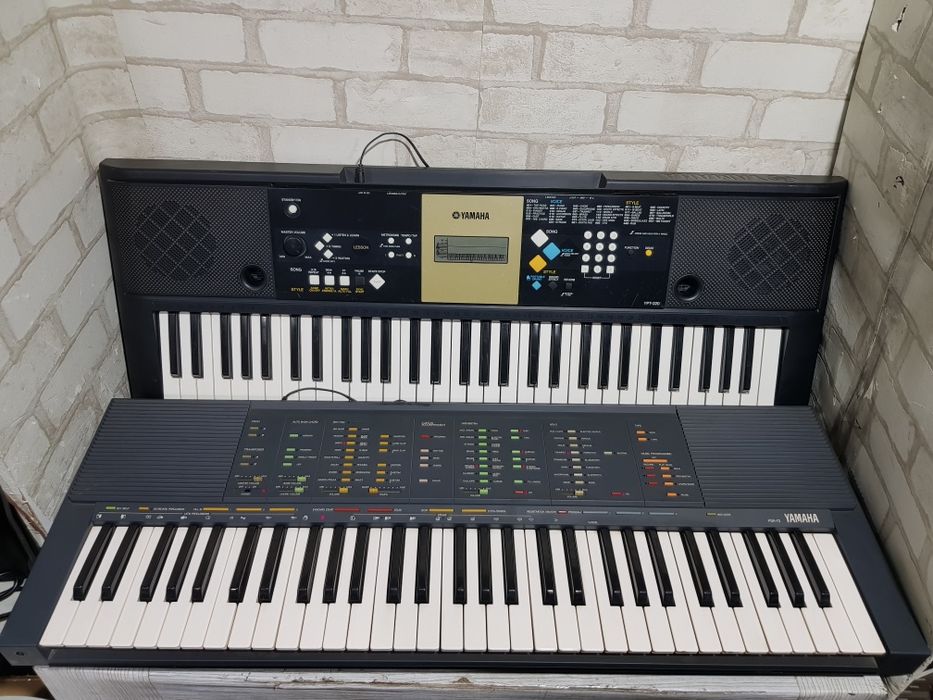 Синтезатор YAMAHA YPT-220/PSR 70 на 61 динамічну клавішу, б/у