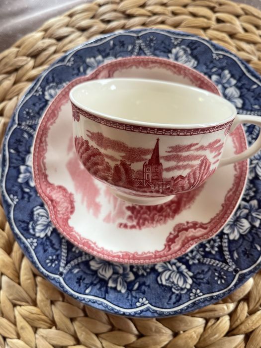 Англійська чайно-кавова порцеляна