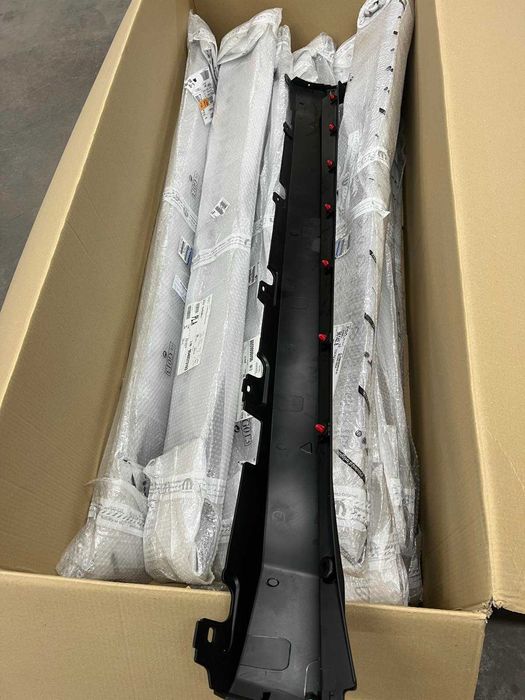 Накладки порога Jeep Renegade 6MA47U5LAA  6MA47U5LAA 735661427