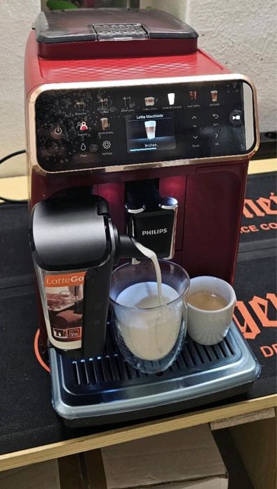 Кавомашини Phillips, EP5500 latte go!