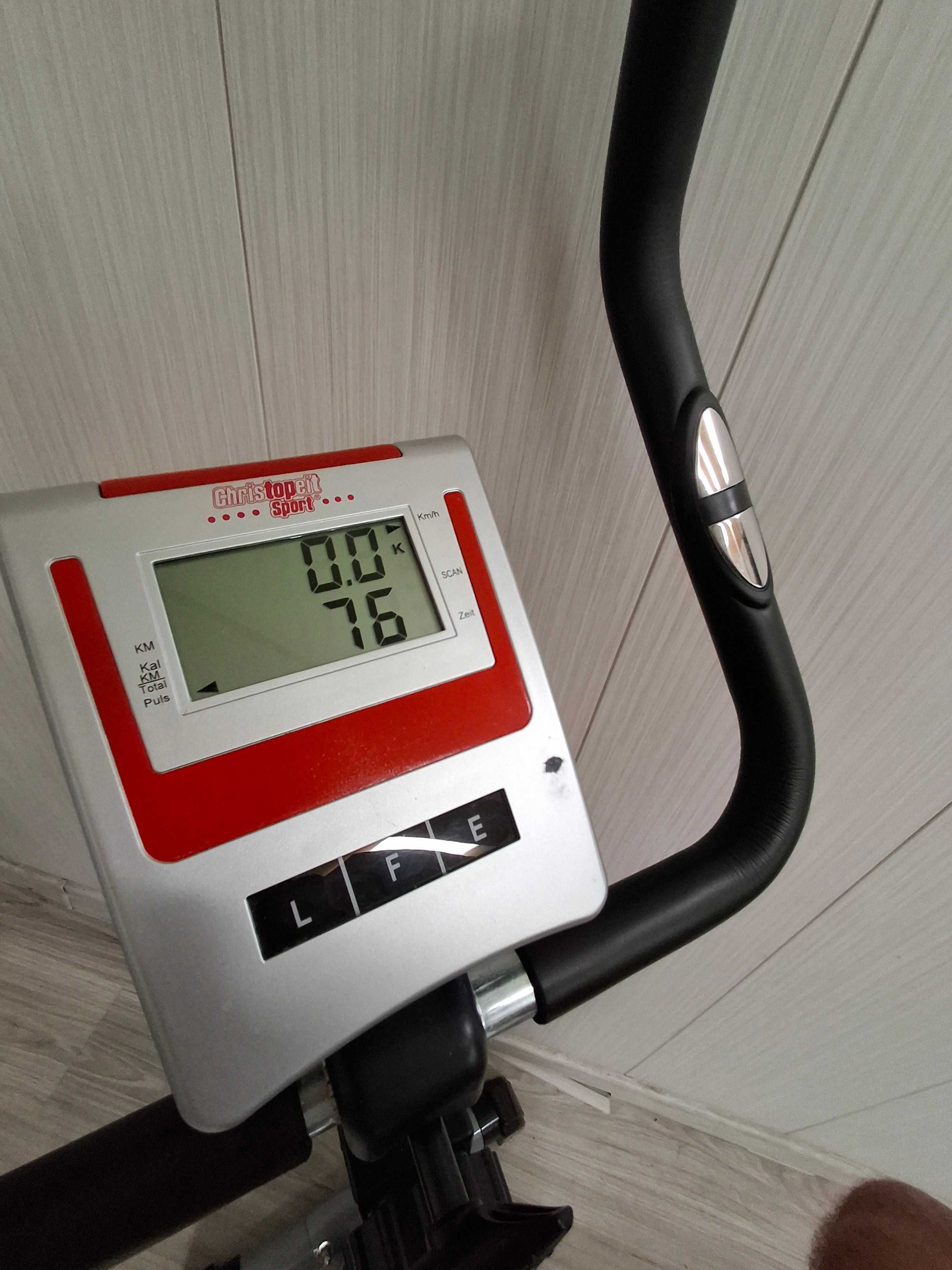 Rower treningowy magnetyczny pionowy Christopeit AL1 do 150 kg