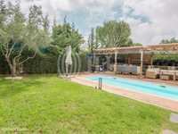 Moradia T3+1 com jardim e piscina em Cascais