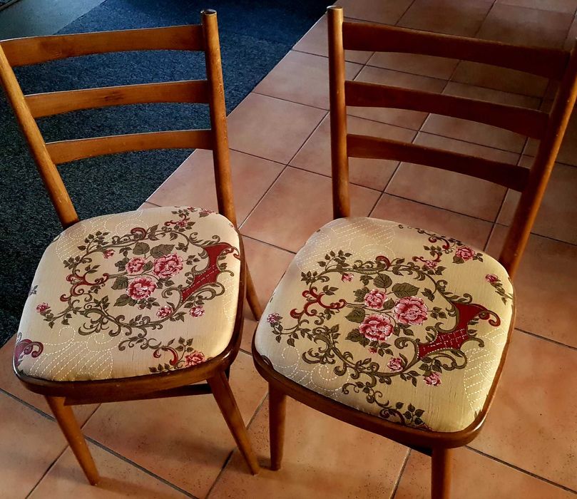Gięte 2 krzesła art deco z drewna bukowego po renowacji. stan bdb.