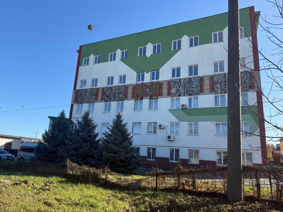 Продається 5-поверховий офісний центр з ремонтом у Вінниці