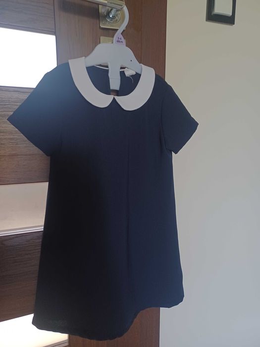 Sukienka granatowa z bialym kołnierzykiem r. 110 galowa jak nowa!