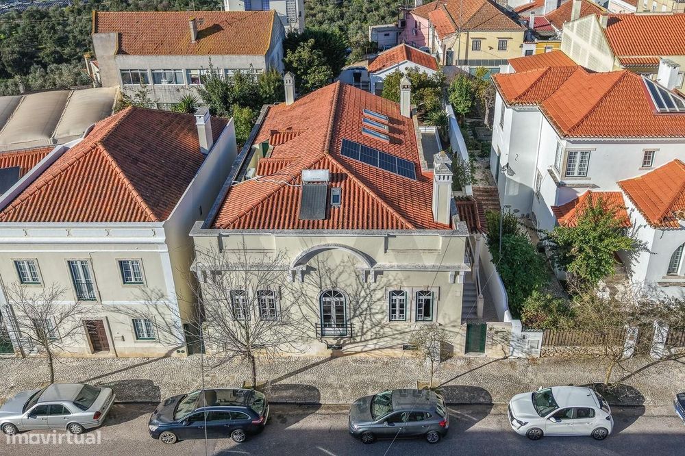 Moradia em Santarém. T4/6. Ideal para família, alojamento local. 3 pis