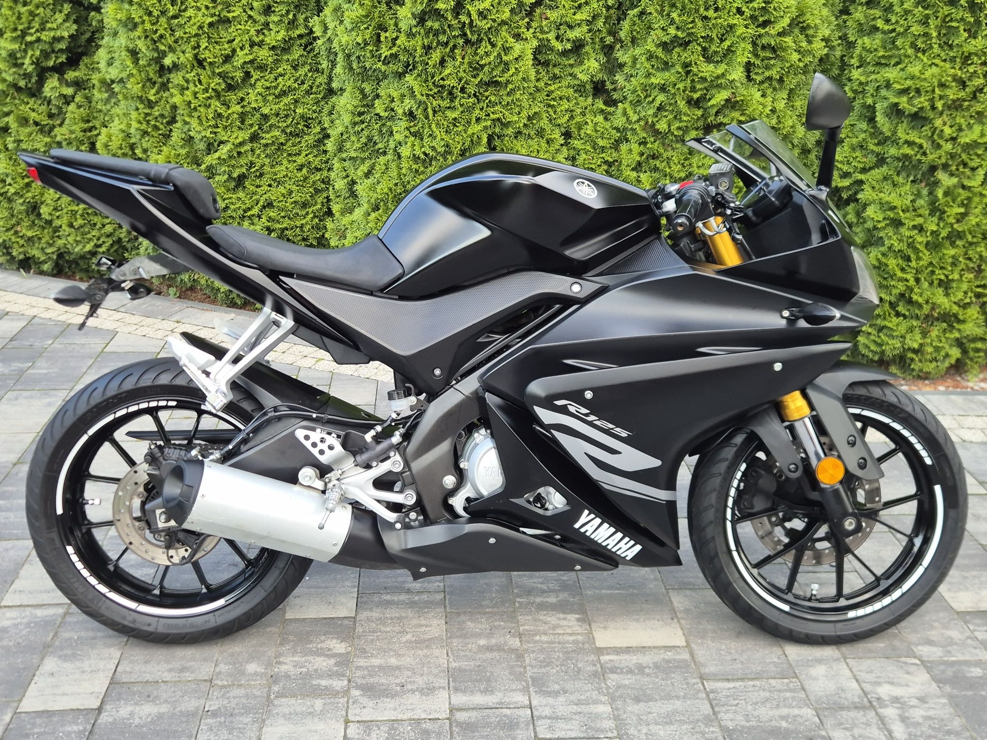 Yamaha YZF R 125 ABS Tech Black 2018r ZADBANA Kat B a1