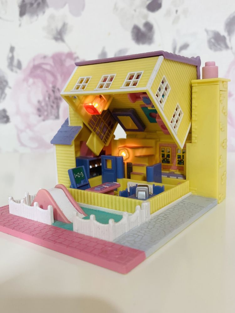 Polly Pocket Bluebird Light-up Schoolhouse, zabawka vintage