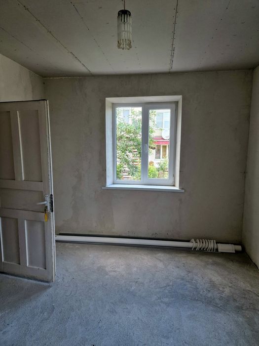 Продам  1/2 дома в западной части Украины