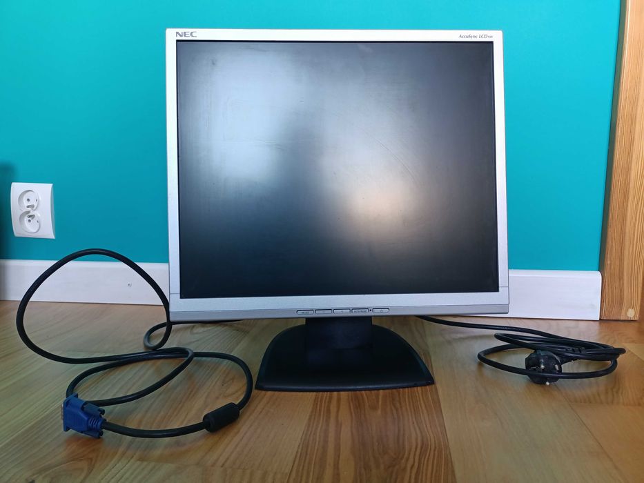 Monitor AccuSync LCD 93V