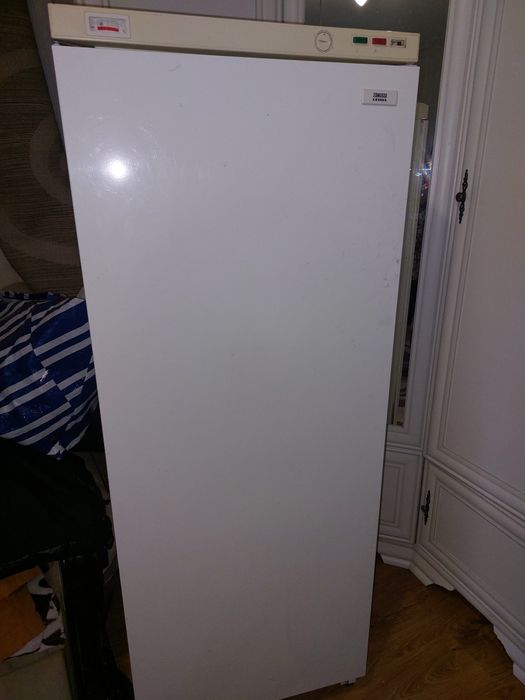 Продам морозільну камеру