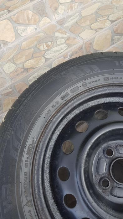 Продам шини з дисками R15 зимові