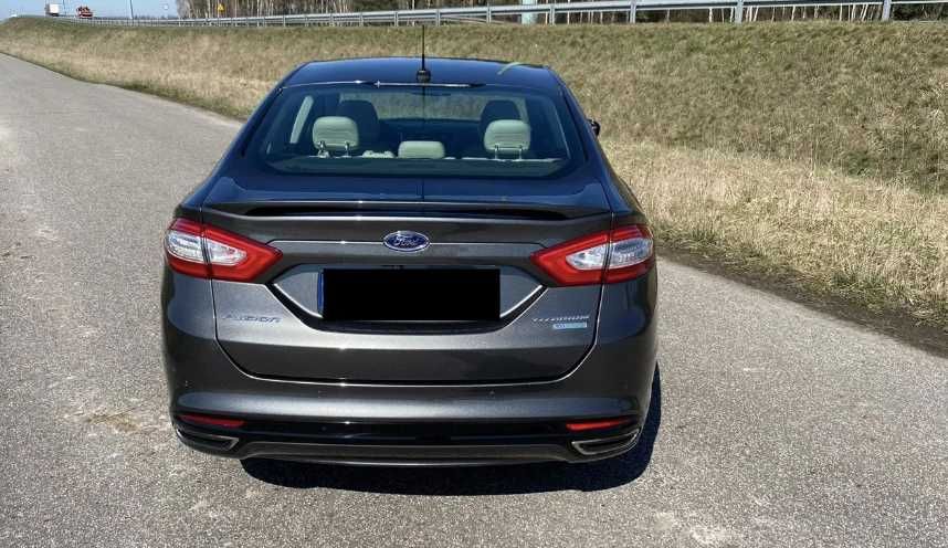 Ford Fusion Titanium 2015 року