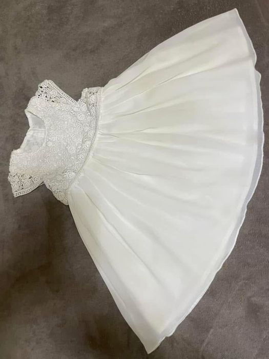 Нарядне біле плаття для дівчинки