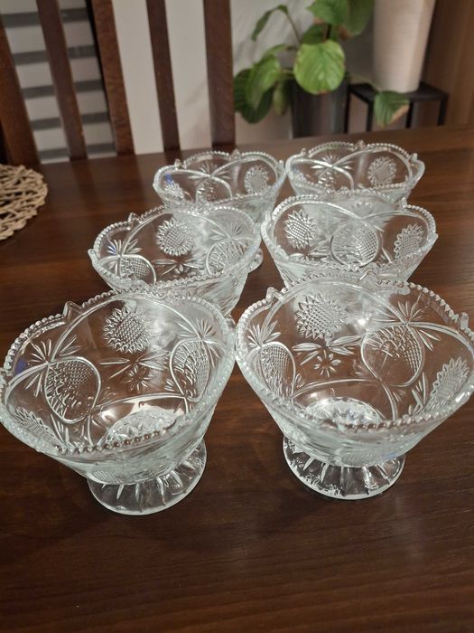 pucharki do lodów i deserów