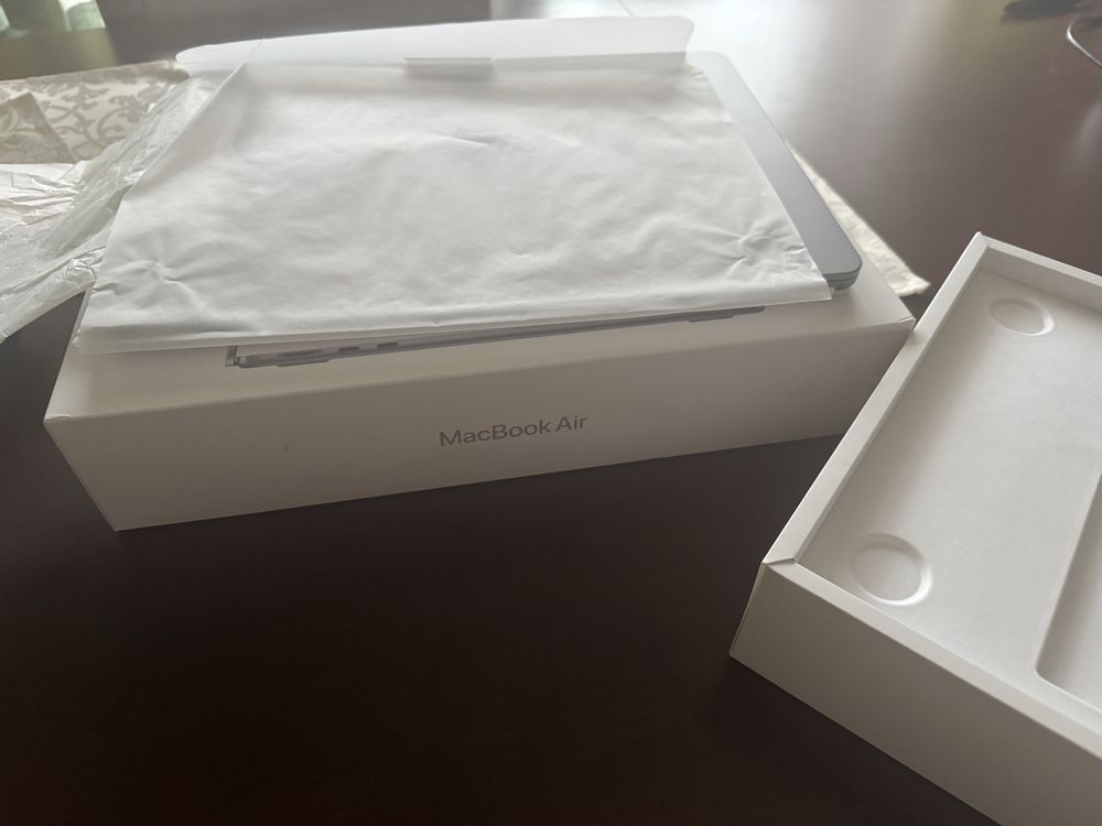 Laptop APPLE MacBook Air 13.6" Retina M2 8GB RAM 256GB