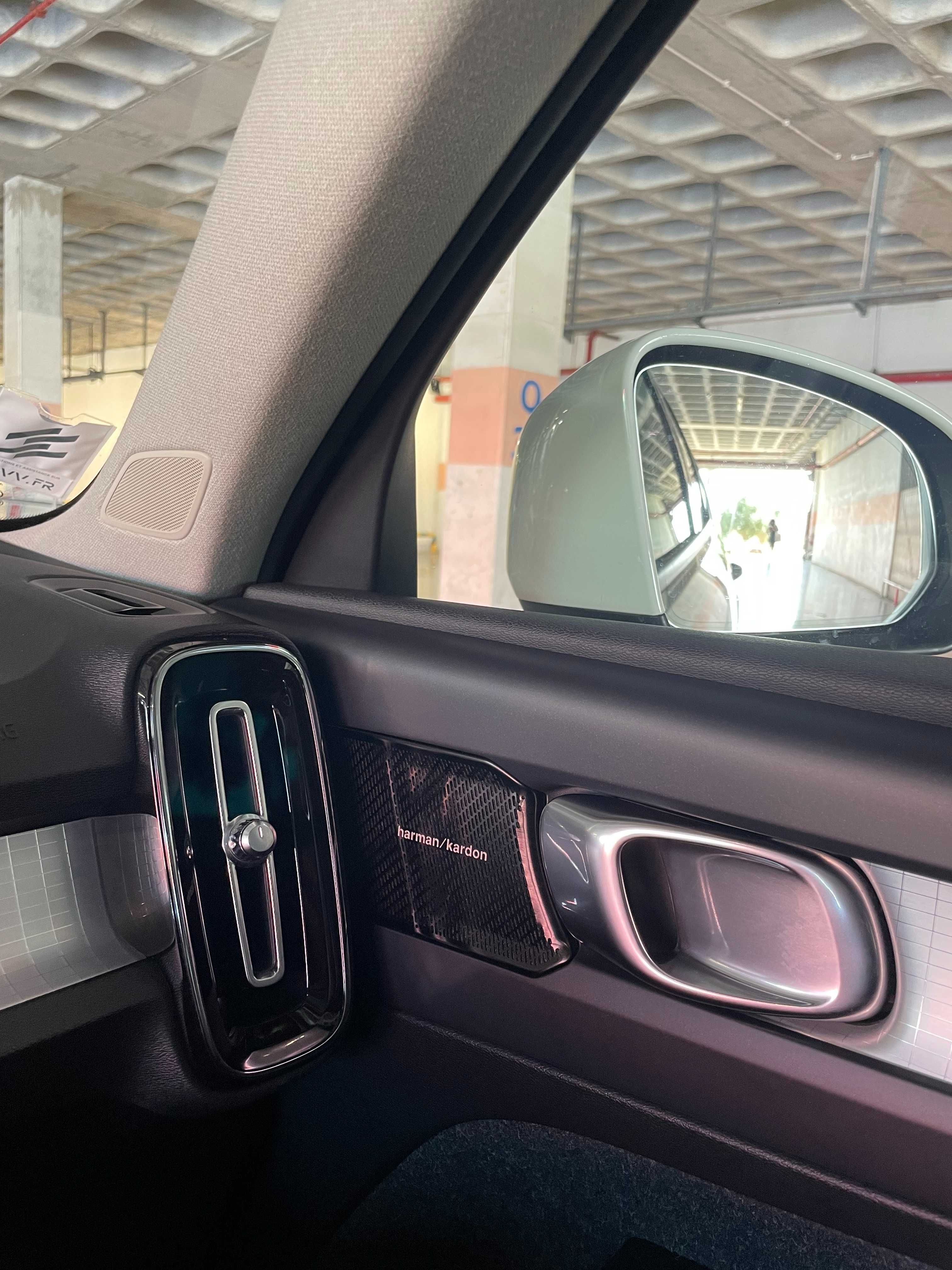 Volvo XC40 | D3 (Diesel) | Momentum Geartronic | Caixa Automática