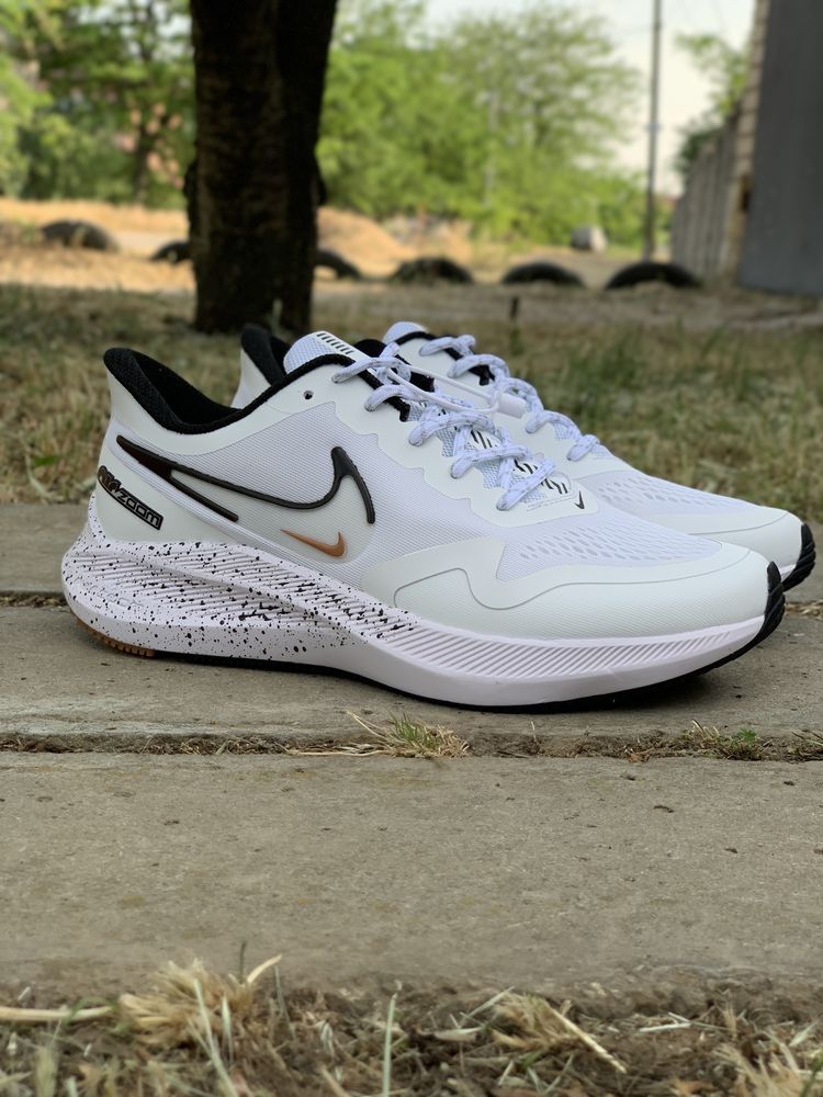 Кроссовки в стиле Nike Winflo 8 Shield (41-45) мужские белые • беговые