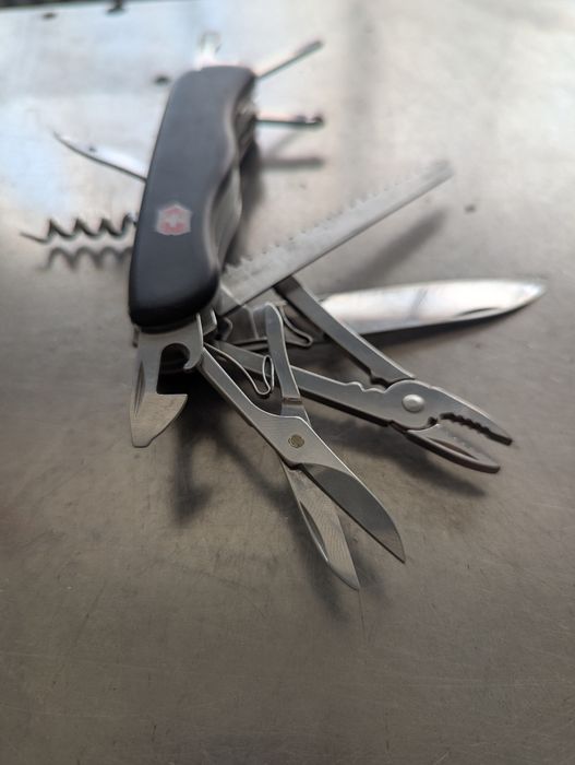 Victorinox Hercules Швейцарський мультитул