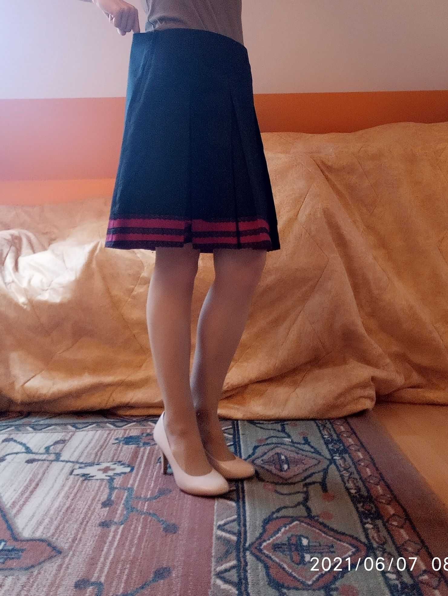 spódnica rozkloszowana Orsay czarna z różową wstawką rozm. S