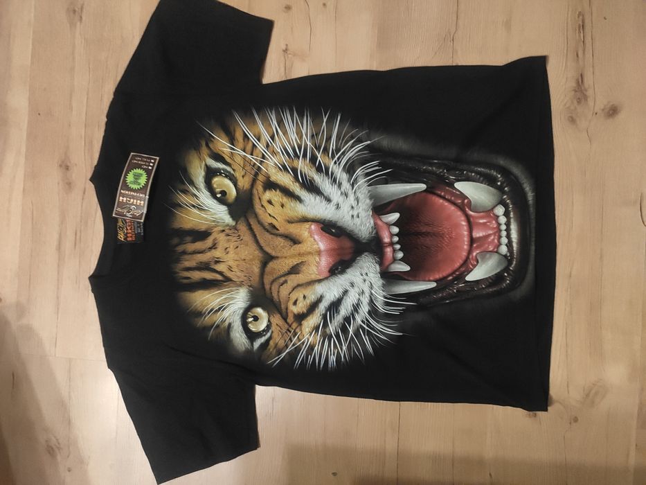 T-shirt, koszulka z nadrukiem 3D świecącym w ciemności, rozmiar M