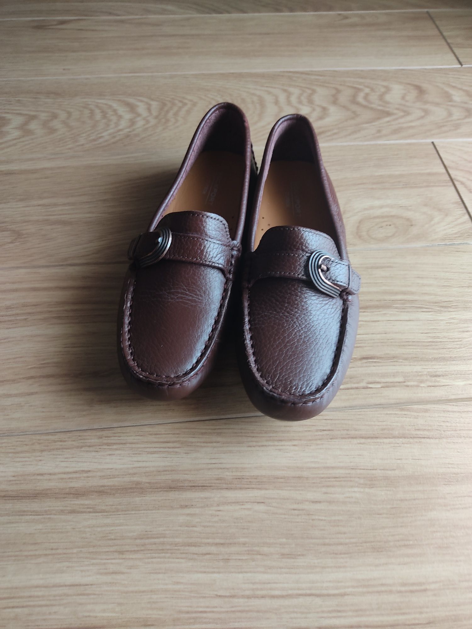 Sapatos Moucassins em pele
