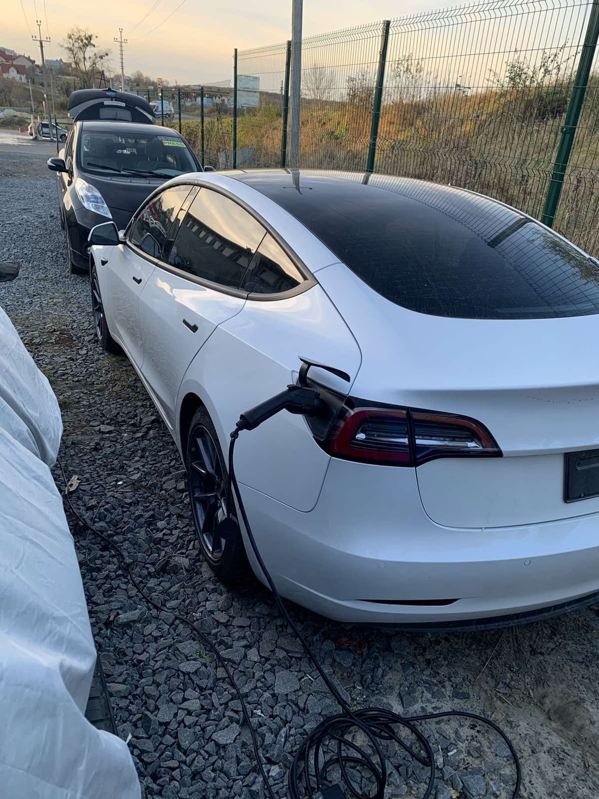 Бампер задній парктроніки радар проводка ліхтарі захист tesla model 3