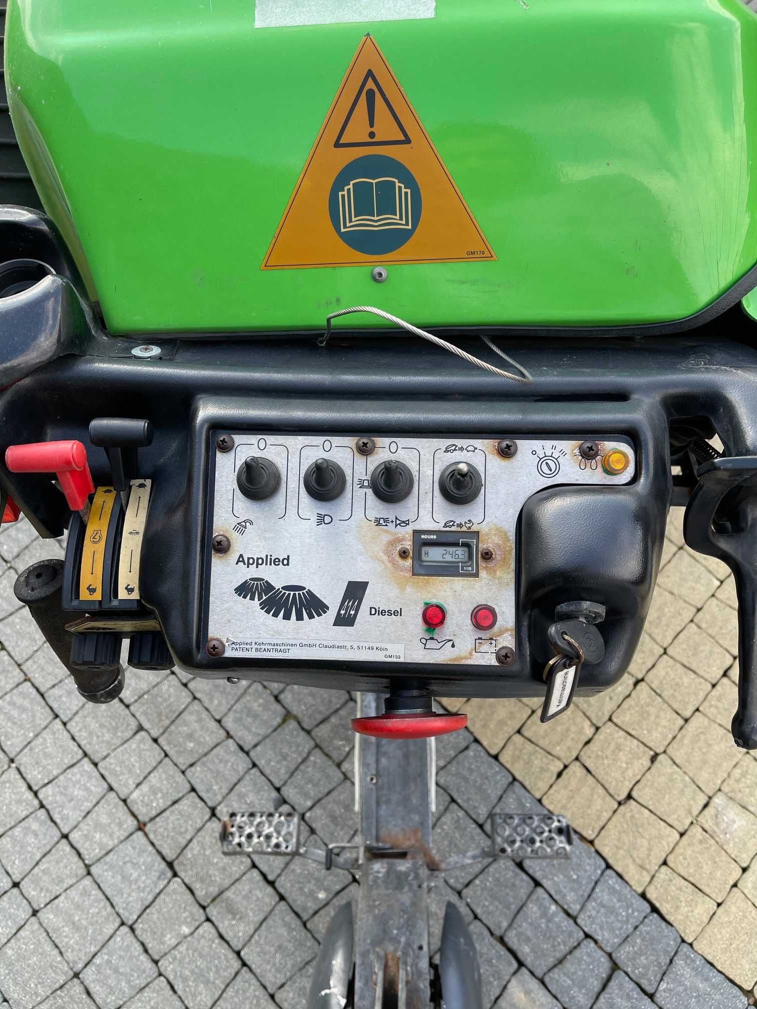 Zamiatarka Green Machine 414 RS
