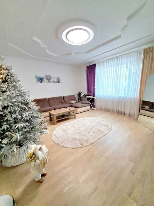 Продам сучасний будинок 350 м2 з меблями та технікою в Підгайцях.