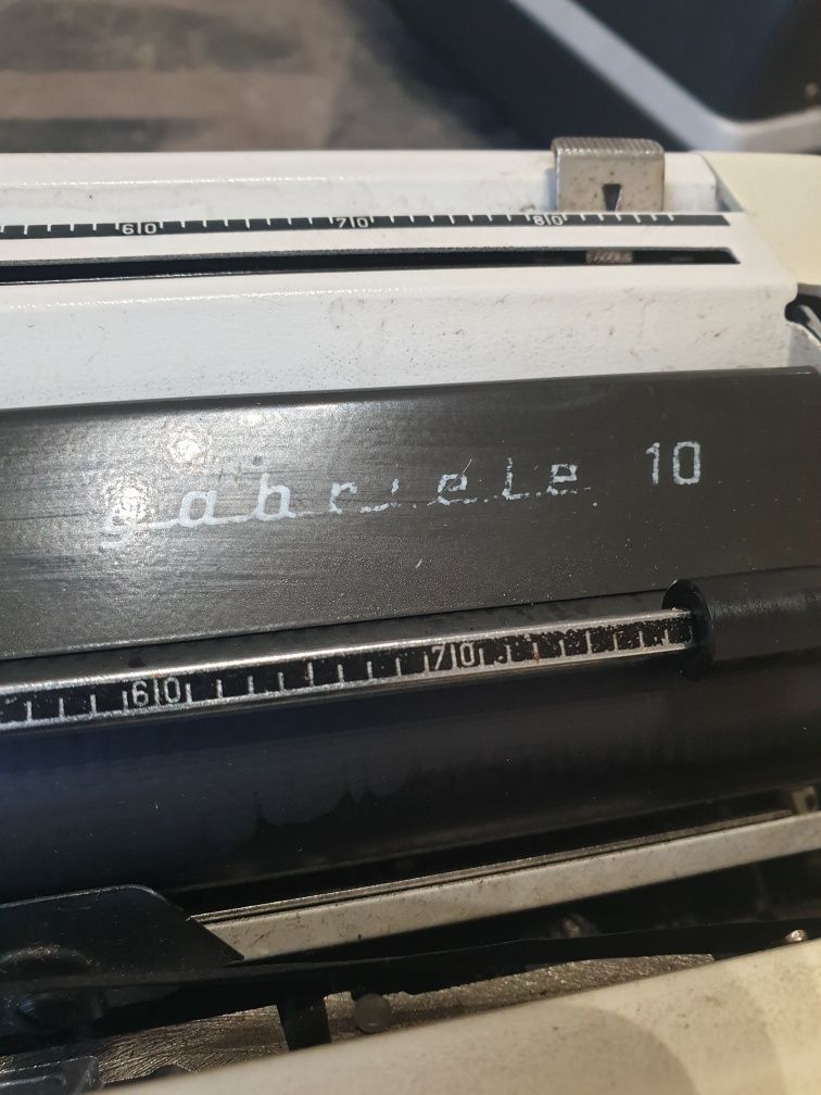 Orginalna niemiecka maszyna do pisania Triumph Gabriele 10 NRD