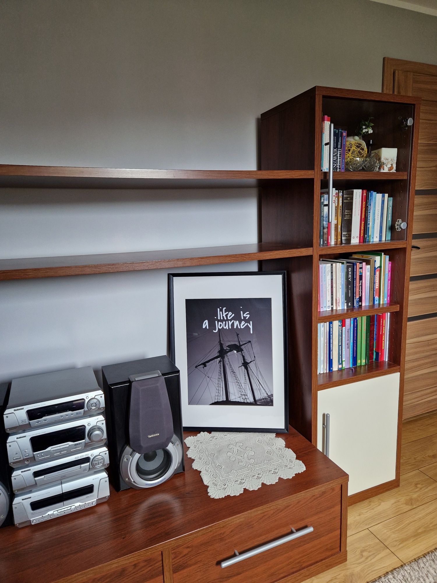 Segment IKEA, z szafkq pod TV,stan bdb