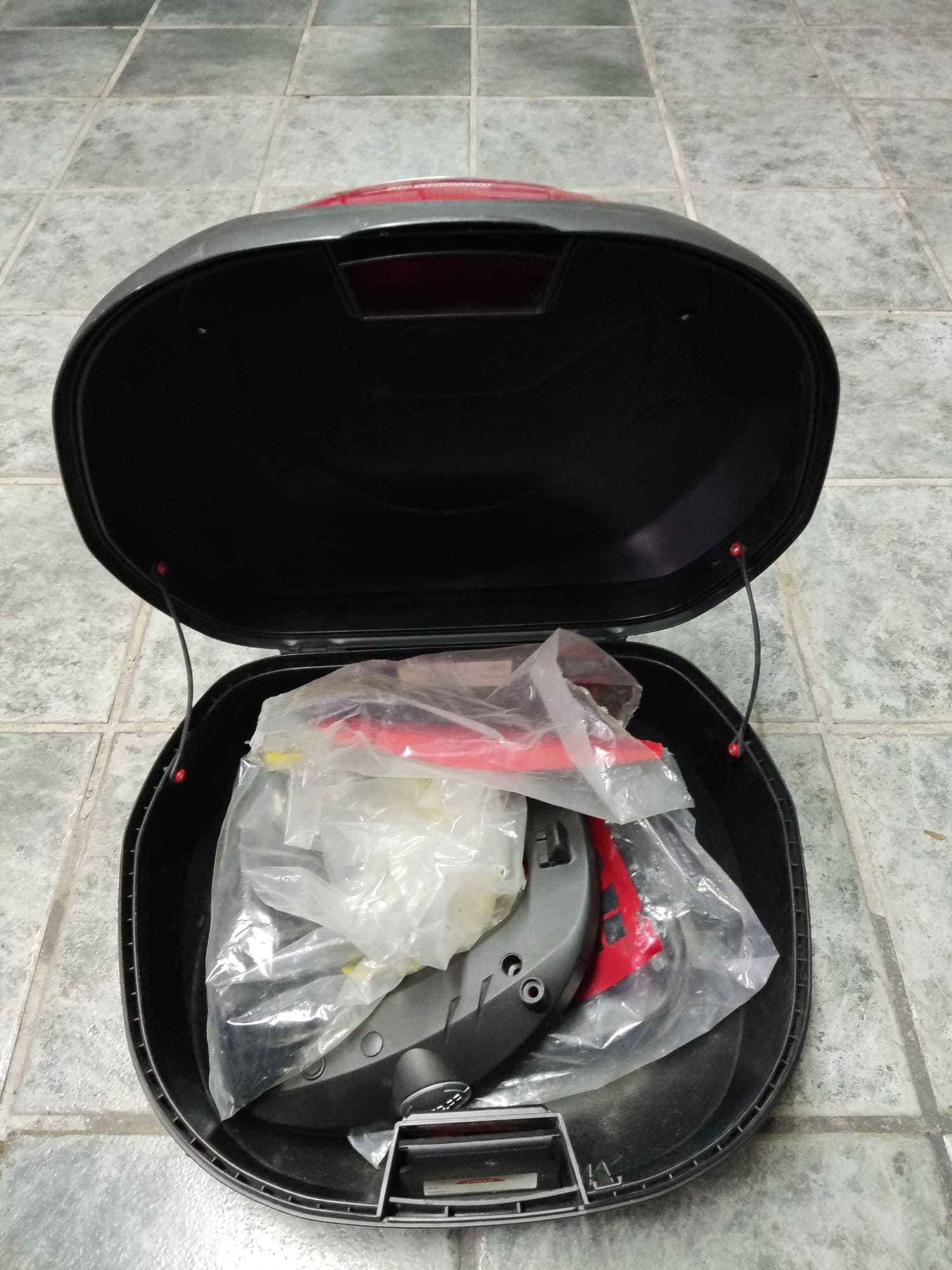 Mala Givi ótimo estado com suporte