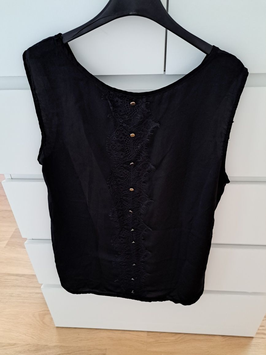 Camisola de cavas preta com renda
