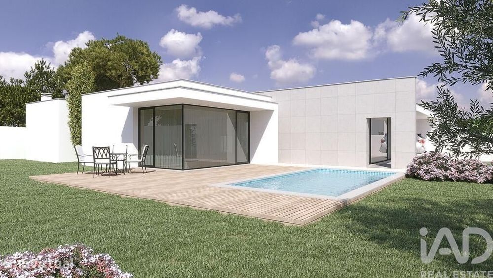 Casa de Cidade T4 em Aljubarrota de 197,00 m2